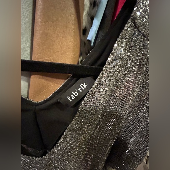 Fab’rik Silver Sequin Top - Picture 2 of 3